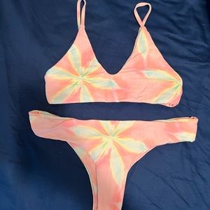 Midori bikini, like new condition.